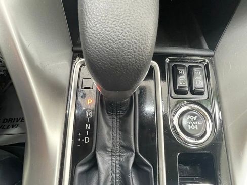 Used 2025 Mitsubishi Eclipse Cross SE image 16