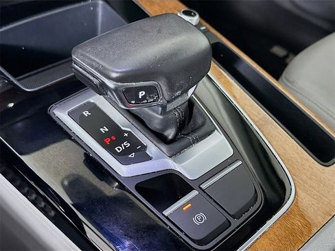 Used 2022 Audi Q5 2.0T Premium image 22