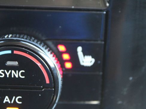 Used 2021 Nissan Rogue SV w/ Premium Package image 45