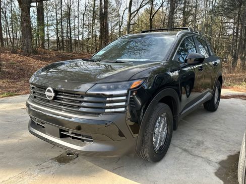 New 2026 Nissan Kicks SV w/ Charging Package image 1