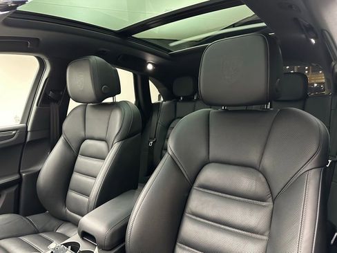 Used 2024 Porsche Macan GTS image 10