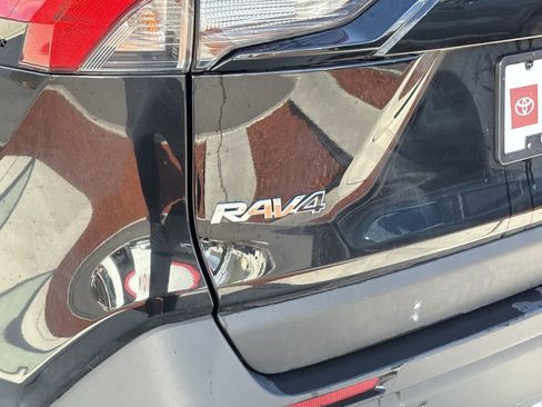 Used 2025 Toyota RAV4 LE AWD/4WD image 9