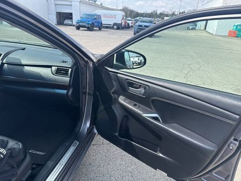 Used 2016 Toyota Camry XLE w/ Advanced Technology Package image 13