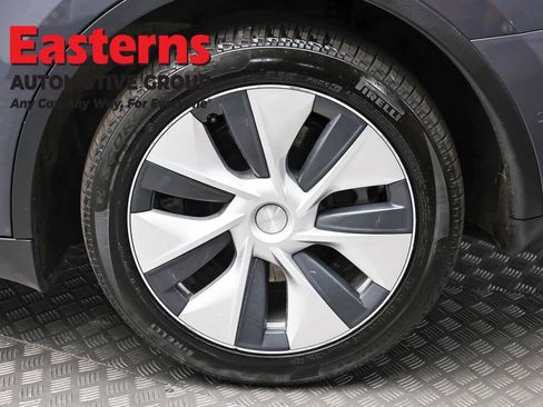 Used 2021 Tesla Model Y Long Range AWD/4WD image 8