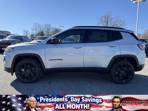 New 2026 Jeep Compass Latitude image 6