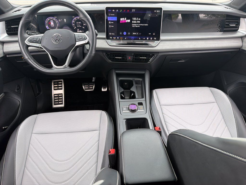 Certified 2026 Volkswagen Tiguan SE R-Line AWD/4WD image 19