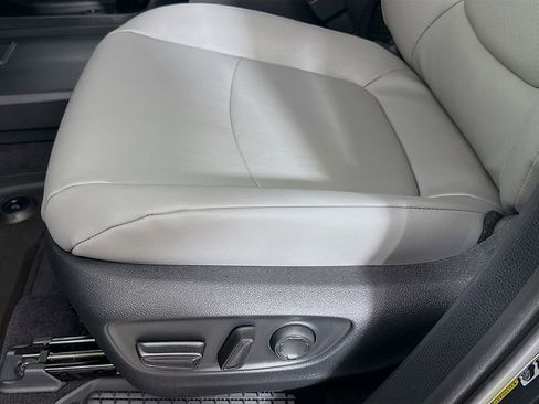 New 2026 Toyota Sienna XLE image 11