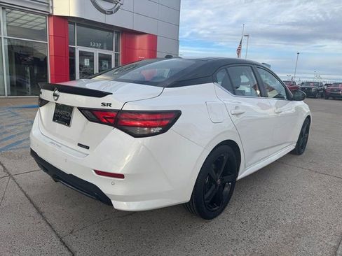 Used 2022 Nissan Sentra SR w/ Midnight Edition image 11