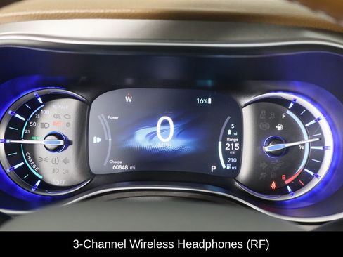 Used 2020 Chrysler Pacifica Limited w/ Advanced Safetytec Group image 11