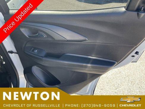 Used 2023 Chevrolet TrailBlazer LT FWD image 30