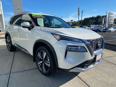 Used 2023 Nissan Rogue Platinum w/ Platinum Premium Package image 11