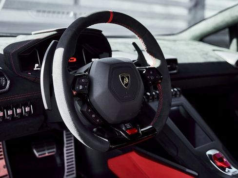 Used 2023 Lamborghini Huracan STO image 45