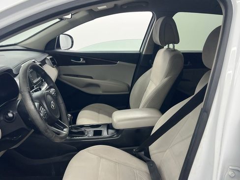 Used 2016 Kia Sorento LX w/ LX Convenience Package image 7