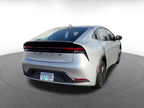 Used 2025 Toyota Prius LE image 14