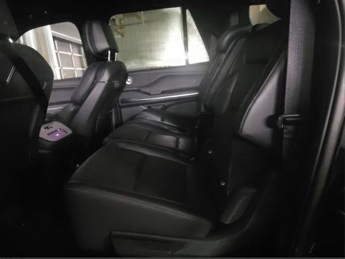 Used 2025 Lincoln Navigator L Reserve w/ Jet Appearance Package image 11