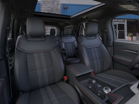New 2026 Ford Explorer ST-Line w/ ST-Line Street Pack AWD/4WD image 10