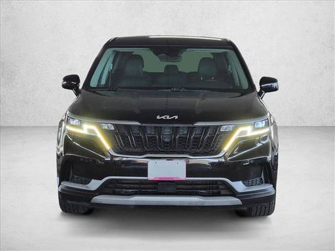 Used 2022 Kia Carnival EX FWD image 2