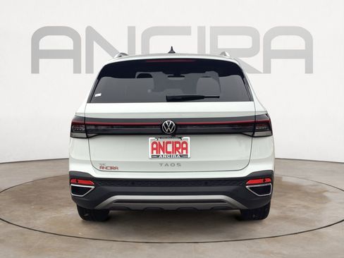 New 2026 Volkswagen Taos SE FWD image 7