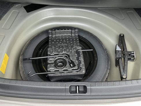 Used 2014 Toyota Corolla LE FWD image 25