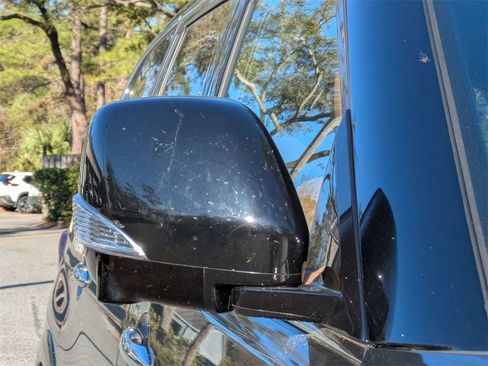 Used 2024 INFINITI QX80 Sensory image 11