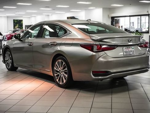 Used 2019 Lexus ES 300h w/ Premium Package FWD image 8