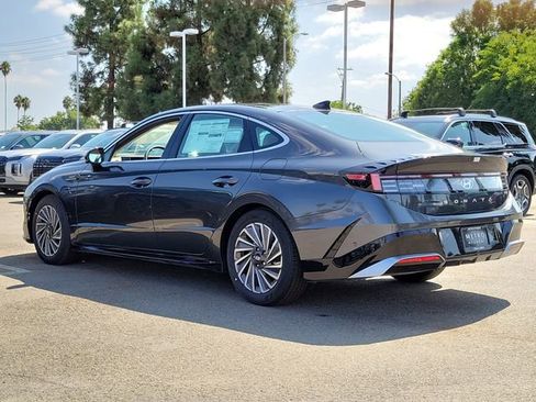 New 2025 Hyundai Sonata Limited image 2
