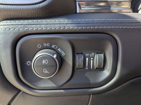 Used 2020 RAM 2500 Limited AWD/4WD image 25