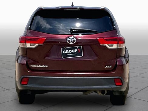Used 2017 Toyota Highlander XLE FWD image 5