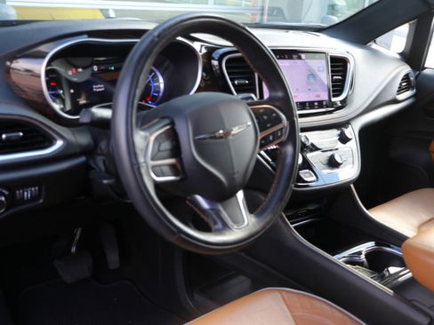 Used 2022 Chrysler Pacifica Pinnacle image 14