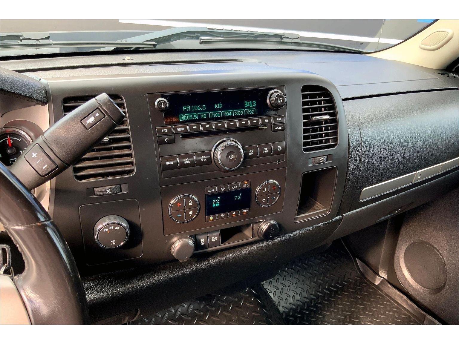 Used 2012 GMC Sierra 2500 SLE w/ SLE Preferred Package AWD/4WD image 7