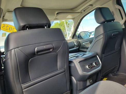 Used 2025 Ford Expedition Platinum AWD/4WD image 10