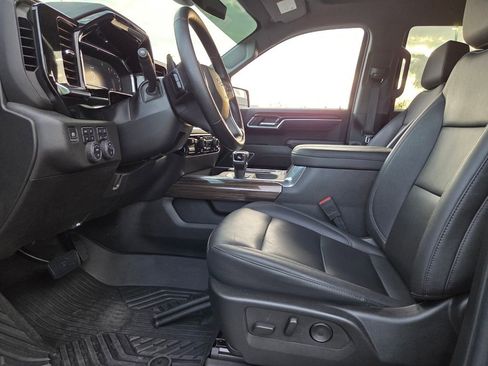 Used 2025 Chevrolet Silverado 1500 RST image 4