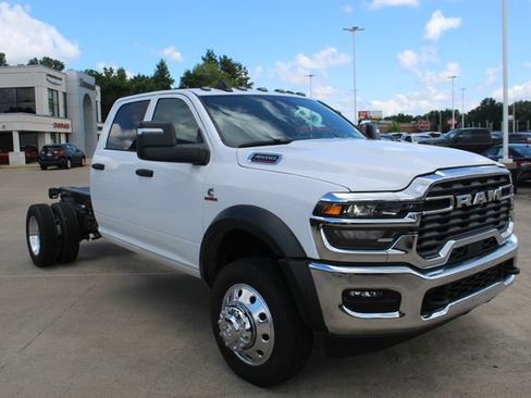 New 2026 RAM 4500 Tradesman w/ Chrome Appearance Group AWD/4WD image 9