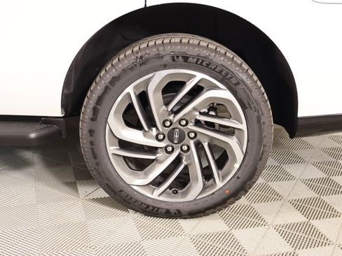 New 2026 Lincoln Navigator Premiere AWD/4WD image 19