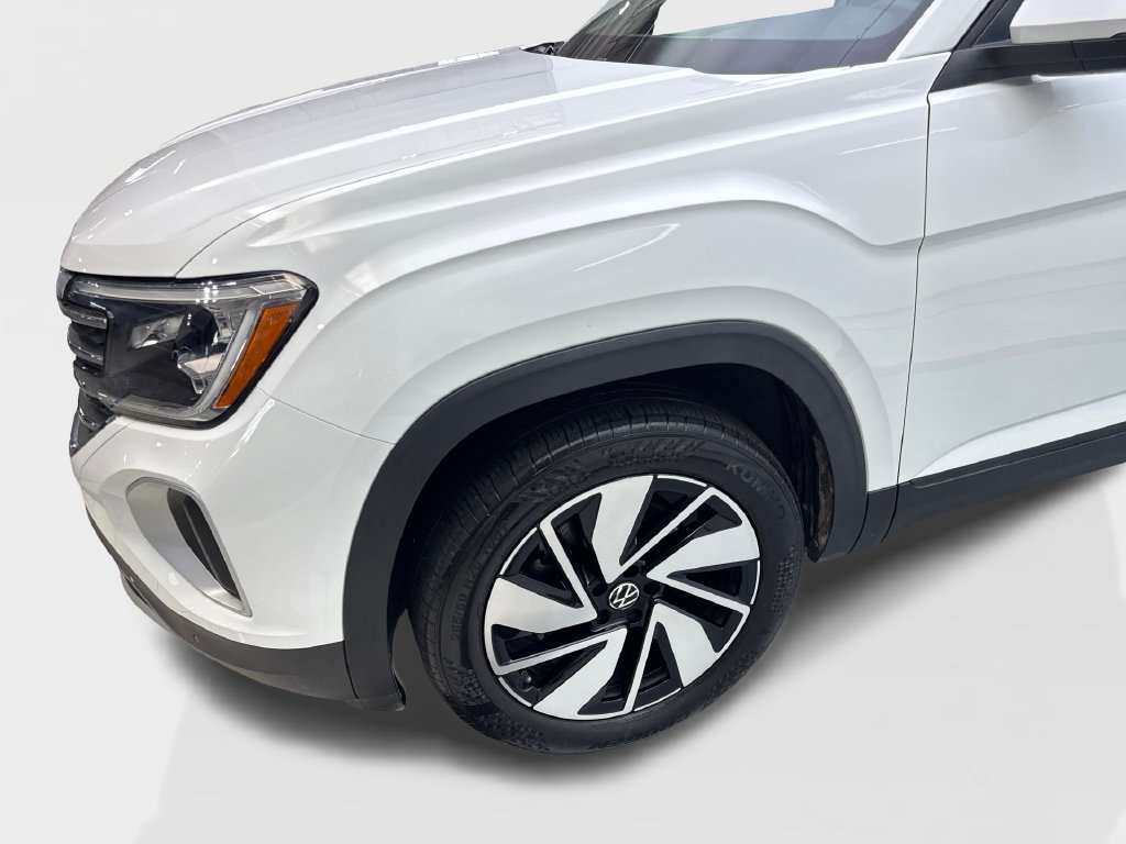 Used 2024 Volkswagen Atlas SE w/ Panoramic Sunroof Package FWD image 18