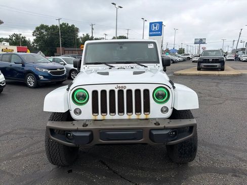 Used 2016 Jeep Wrangler Unlimited Sahara AWD/4WD image 2