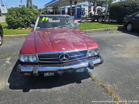 Used 1989 Mercedes-Benz 560 SL image 2