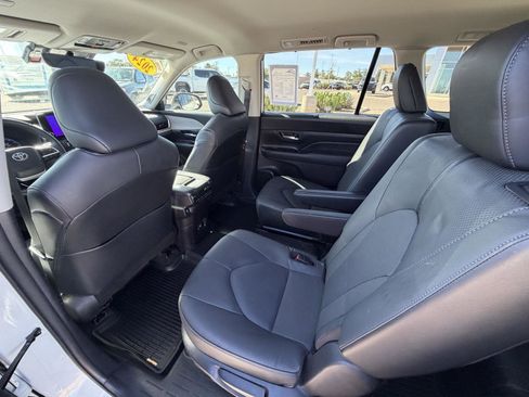 Used 2024 Toyota Grand Highlander FWD image 23