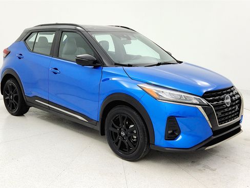 Used 2023 Nissan Kicks SR w/ SR Premium Package image 6