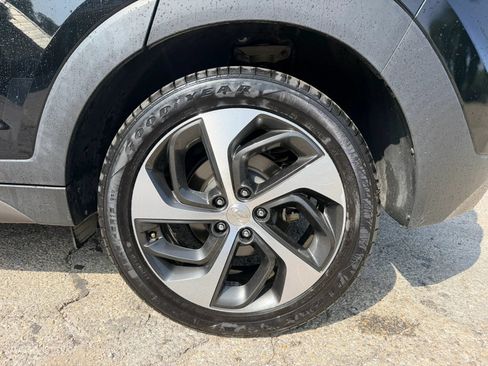 Used 2016 Hyundai Tucson Sport FWD image 2