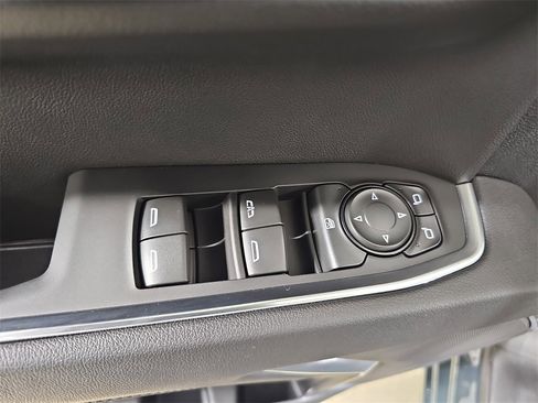 Certified 2025 Chevrolet Silverado 1500 LT image 33