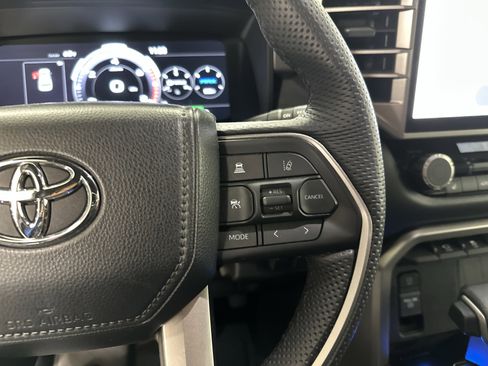 Used 2025 Toyota Sequoia SR5 w/ SR5 Premium Package AWD/4WD image 20
