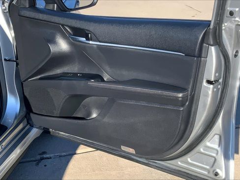 Used 2020 Toyota Camry XSE image 21