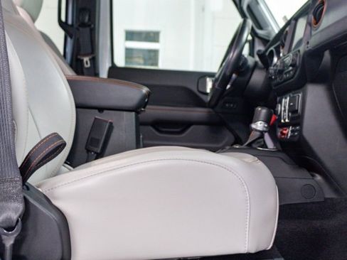 Certified 2022 Jeep Gladiator Mojave w/ LED Lighting Group image 5