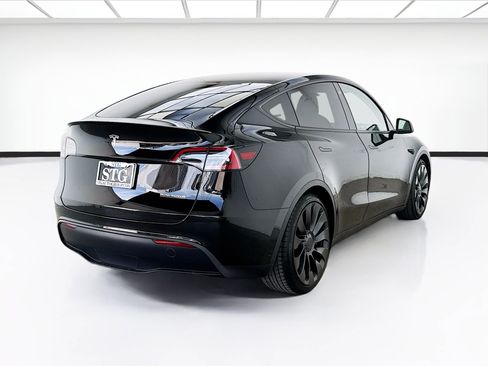 Used 2023 Tesla Model Y Performance AWD/4WD image 4