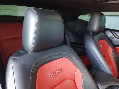 Used 2016 Chevrolet Camaro SS RWD image 15
