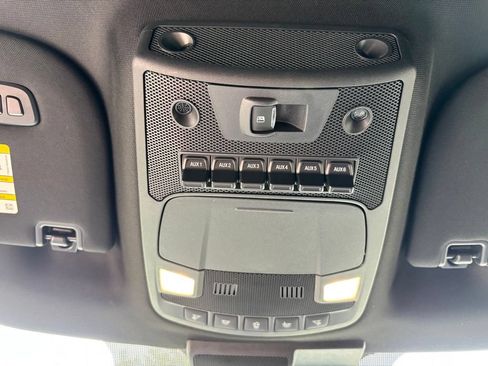 Used 2022 Ford F350 Lariat w/ Tremor Off-Road Package AWD/4WD image 19