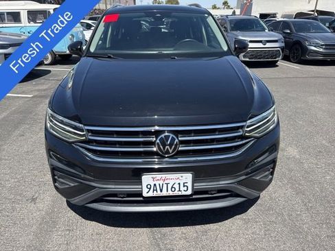 Used 2022 Volkswagen Tiguan SE w/ Panoramic Sunroof Package FWD image 4