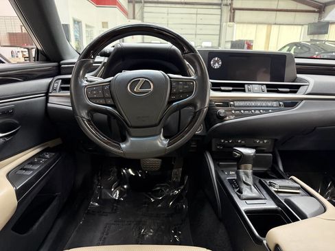 Used 2019 Lexus ES 350 w/ Premium Package FWD image 21