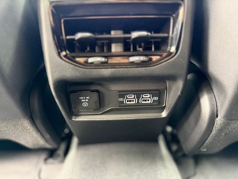 Used 2023 Jeep Grand Cherokee Altitude AWD/4WD image 28